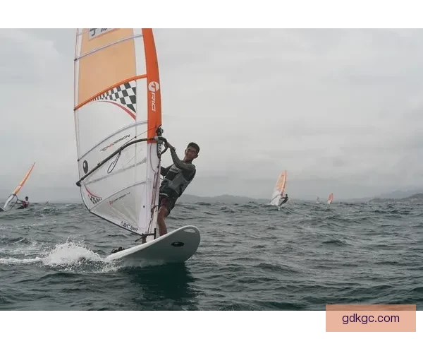 帆船冠军：征服海洋的巅峰荣耀